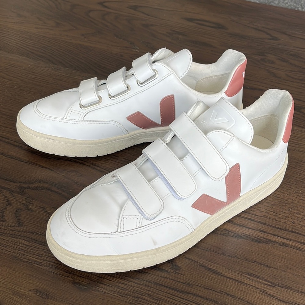 Veja V-lock sneakers